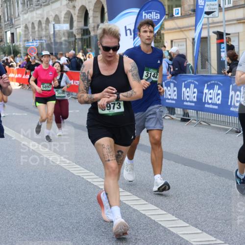07.09.2025 - BARMER Alsterlauf Strokosch-Dieckow http://msf.ph/oto/8760472 07.09.2025 10:12:52 Ziel 2077, 2080, 2289, 2323, 2550, 2659, 2660, 3012, 3013, 3125, 3161, 3162, 3217, 3257, 3390, 3409, 3487, 3761, 3863, 4220, 4398, 4686, 4950, 5386, 5731, 5803, 5817, 5818, 5974, 5975, 6050, 8002, 8048 meine-sportfotos.de