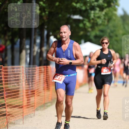 07.09.2025 - 19. Norderstedt Triathlon Michael Strokosch http://msf.ph/oto/8760499 07.09.2025 12:07:12 Laufen 821, 845 meine-sportfotos.de