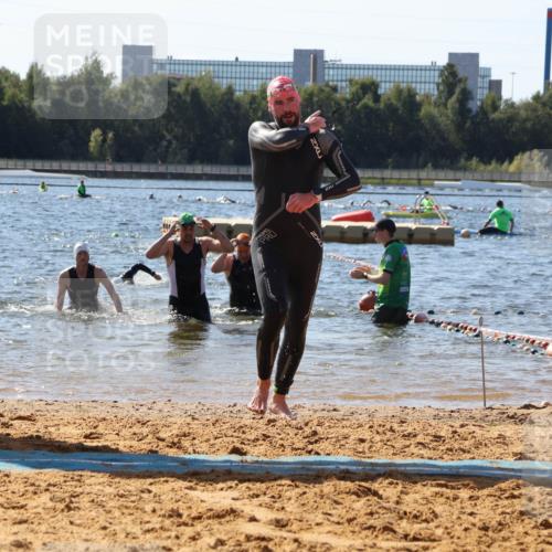07.09.2025 - 19. Norderstedt Triathlon Luisa Fischer http://msf.ph/oto/8760512 07.09.2025 12:07:04 Schwimmen 283, 288 meine-sportfotos.de