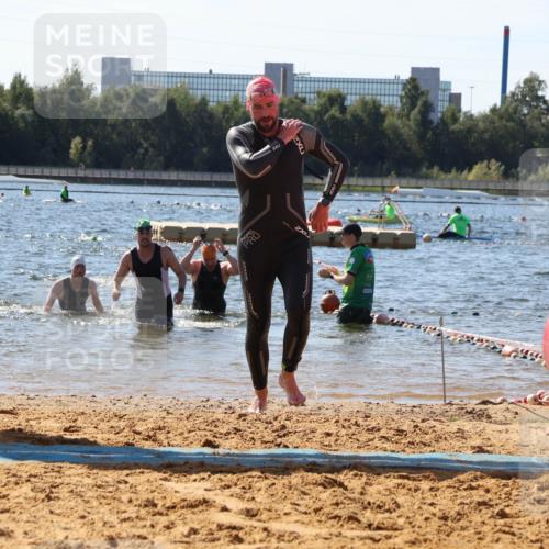 07.09.2025 - 19. Norderstedt Triathlon Luisa Fischer http://msf.ph/oto/8760517 07.09.2025 12:07:04 Schwimmen 283, 288 meine-sportfotos.de