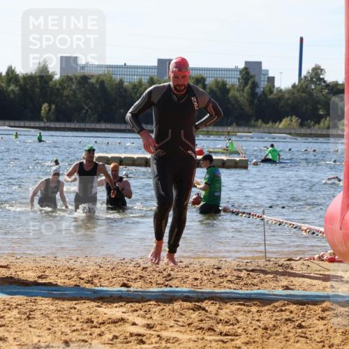 07.09.2025 - 19. Norderstedt Triathlon Luisa Fischer http://msf.ph/oto/8760526 07.09.2025 12:07:04 Schwimmen 283, 288 meine-sportfotos.de