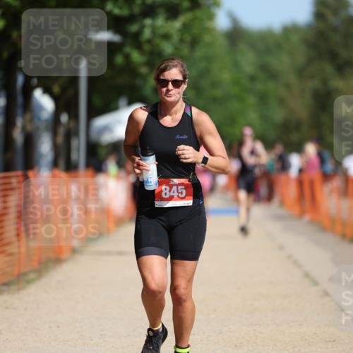 07.09.2025 - 19. Norderstedt Triathlon Michael Strokosch http://msf.ph/oto/8760559 07.09.2025 12:07:14 Laufen 821, 845 meine-sportfotos.de
