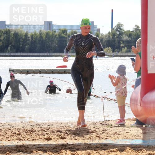 07.09.2025 - 19. Norderstedt Triathlon Luisa Fischer http://msf.ph/oto/8760603 07.09.2025 14:17:21 Schwimmen 473, 1491, 1496 meine-sportfotos.de