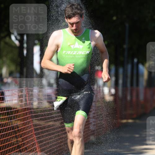 07.09.2025 - 19. Norderstedt Triathlon Michael Strokosch http://msf.ph/oto/8760620 07.09.2025 14:58:38 Laufen 1003 meine-sportfotos.de