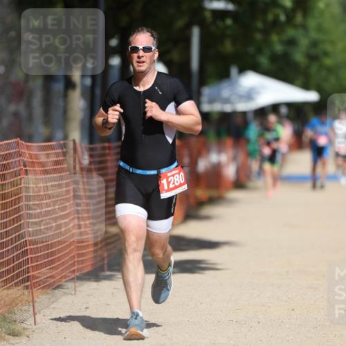 07.09.2025 - 19. Norderstedt Triathlon Michael Strokosch http://msf.ph/oto/8760682 07.09.2025 12:53:36 Laufen 1260, 1280 meine-sportfotos.de