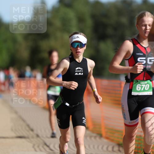 07.09.2025 - 19. Norderstedt Triathlon Michael Strokosch http://msf.ph/oto/8760780 07.09.2025 10:45:30 Laufen 57, 89, 104, 669, 670 meine-sportfotos.de