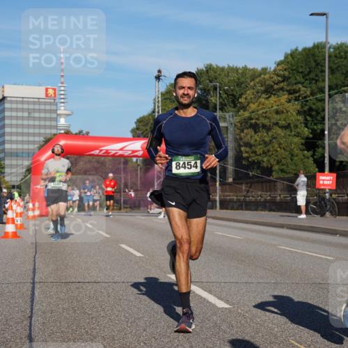 07.09.2025 - BARMER Alsterlauf Yannick Fuchs http://msf.ph/oto/8760887 07.09.2025 09:40:22 Laufen 5043, 8454, 974 meine-sportfotos.de