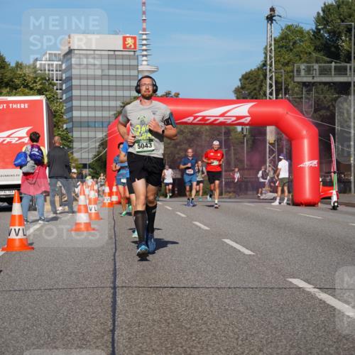 07.09.2025 - BARMER Alsterlauf Yannick Fuchs http://msf.ph/oto/8760931 07.09.2025 09:40:23 Laufen 5043 meine-sportfotos.de