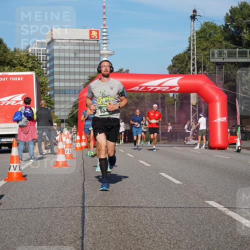 07.09.2025 - BARMER Alsterlauf Yannick Fuchs http://msf.ph/oto/8760938 07.09.2025 09:40:23 Laufen 504, 4731 meine-sportfotos.de