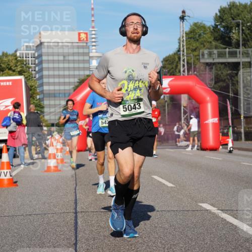 07.09.2025 - BARMER Alsterlauf Yannick Fuchs http://msf.ph/oto/8760951 07.09.2025 09:40:25 Laufen 3, 5745, 542, 5043, 19 meine-sportfotos.de