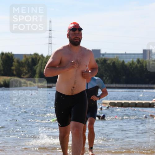 07.09.2025 - 19. Norderstedt Triathlon Luisa Fischer http://msf.ph/oto/8760959 07.09.2025 12:08:17 Schwimmen 157, 274, 309, 700, 786, 820, 1216, 1256 meine-sportfotos.de