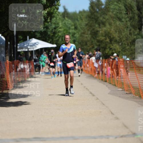07.09.2025 - 19. Norderstedt Triathlon Michael Strokosch http://msf.ph/oto/8761035 07.09.2025 12:55:28 Laufen 187, 220, 1392 meine-sportfotos.de