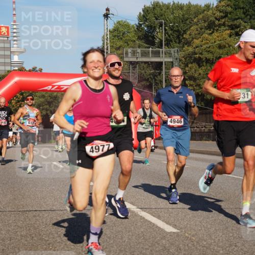07.09.2025 - BARMER Alsterlauf Yannick Fuchs http://msf.ph/oto/8761046 07.09.2025 09:40:30 Laufen 182, 6131, 4977, 3650, 4946, 31 meine-sportfotos.de