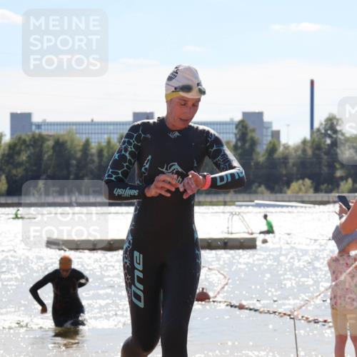 07.09.2025 - 19. Norderstedt Triathlon Luisa Fischer http://msf.ph/oto/8761094 07.09.2025 14:19:00 Schwimmen 477, 1498, 1503 meine-sportfotos.de