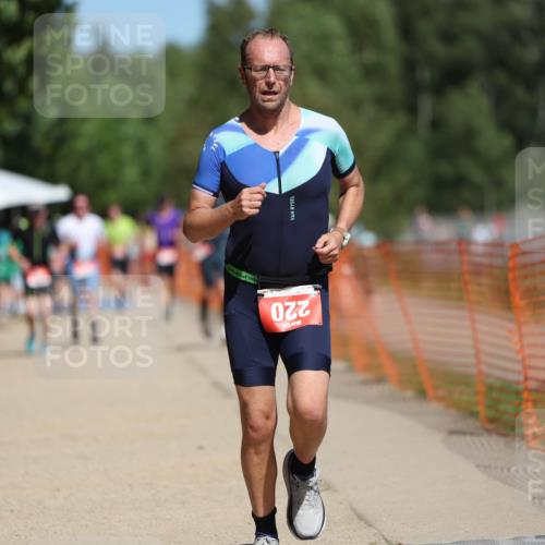 07.09.2025 - 19. Norderstedt Triathlon Michael Strokosch http://msf.ph/oto/8761105 07.09.2025 12:55:33 Laufen 220, 811 meine-sportfotos.de