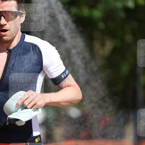 07.09.2025 - 19. Norderstedt Triathlon Michael Strokosch http://msf.ph/oto/8761106 07.09.2025 12:07:34 Laufen 768 meine-sportfotos.de