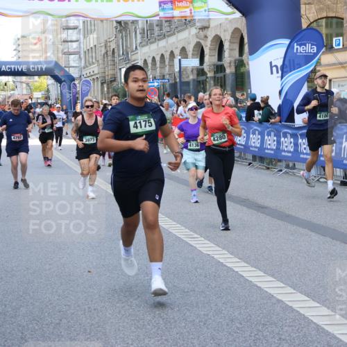 07.09.2025 - BARMER Alsterlauf Strokosch-Dieckow http://msf.ph/oto/8761113 07.09.2025 10:12:49 Ziel 2077, 2080, 2289, 2550, 2560, 2659, 2660, 3012, 3013, 3125, 3161, 3162, 3217, 3257, 3390, 3409, 3761, 4220, 4398, 4686, 4950, 5386, 5731, 5803, 5817, 5818, 5974, 5975, 6050, 8048 meine-sportfotos.de