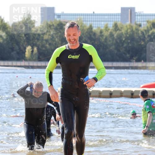 07.09.2025 - 19. Norderstedt Triathlon Luisa Fischer http://msf.ph/oto/8761122 07.09.2025 12:08:35 Schwimmen 141, 301, 1297 meine-sportfotos.de