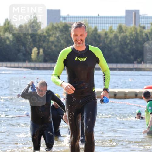07.09.2025 - 19. Norderstedt Triathlon Luisa Fischer http://msf.ph/oto/8761125 07.09.2025 12:08:35 Schwimmen 141, 301, 1297 meine-sportfotos.de
