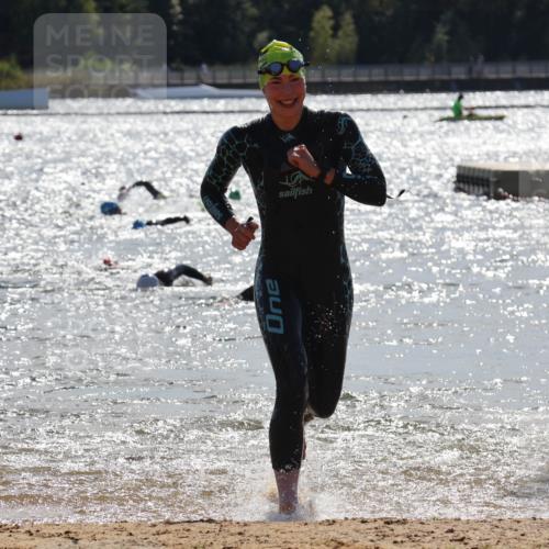 07.09.2025 - 19. Norderstedt Triathlon Luisa Fischer http://msf.ph/oto/8761126 07.09.2025 14:19:03 Schwimmen 458, 477, 1498, 1503 meine-sportfotos.de