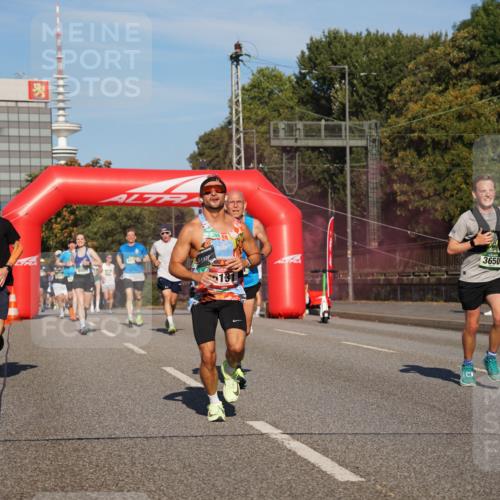 07.09.2025 - BARMER Alsterlauf Yannick Fuchs http://msf.ph/oto/8761140 07.09.2025 09:40:32 Laufen 4182, 1972, 131, 3650 meine-sportfotos.de