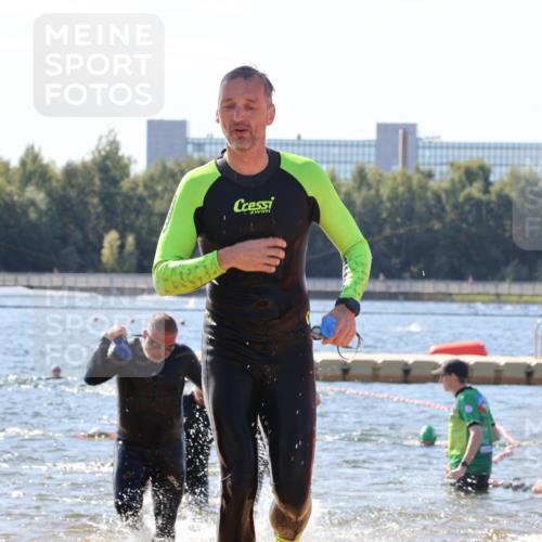 07.09.2025 - 19. Norderstedt Triathlon Luisa Fischer http://msf.ph/oto/8761150 07.09.2025 12:08:37 Schwimmen 141, 249, 301, 1297 meine-sportfotos.de