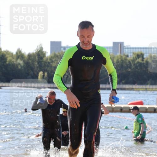 07.09.2025 - 19. Norderstedt Triathlon Luisa Fischer http://msf.ph/oto/8761155 07.09.2025 12:08:37 Schwimmen 141, 249, 301, 1297 meine-sportfotos.de