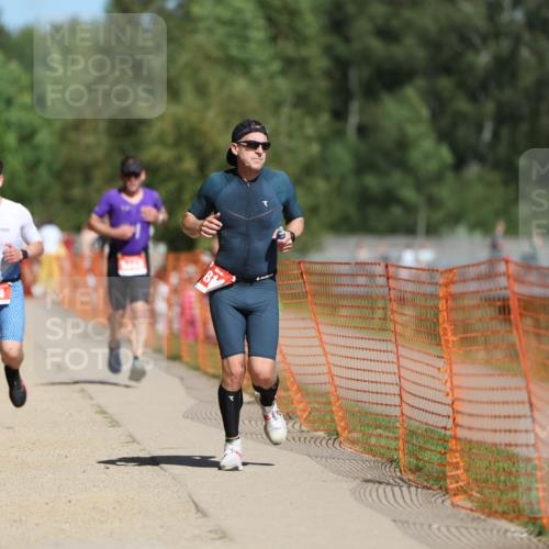 07.09.2025 - 19. Norderstedt Triathlon Michael Strokosch http://msf.ph/oto/8761175 07.09.2025 12:55:38 Laufen 174, 220, 247, 811, 1283 meine-sportfotos.de