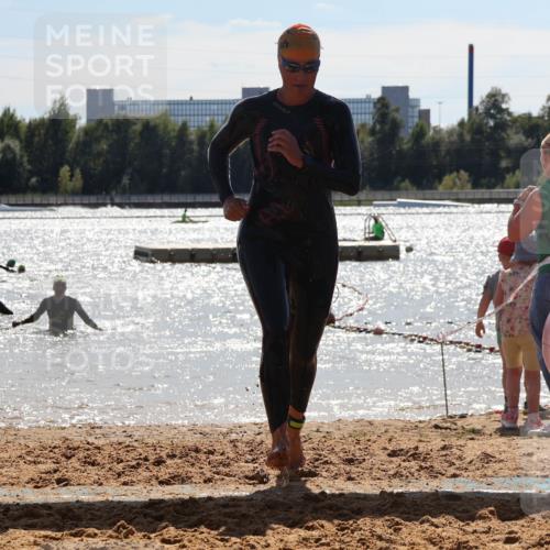 07.09.2025 - 19. Norderstedt Triathlon Luisa Fischer http://msf.ph/oto/8761181 07.09.2025 14:19:07 Schwimmen 458, 477, 1503 meine-sportfotos.de