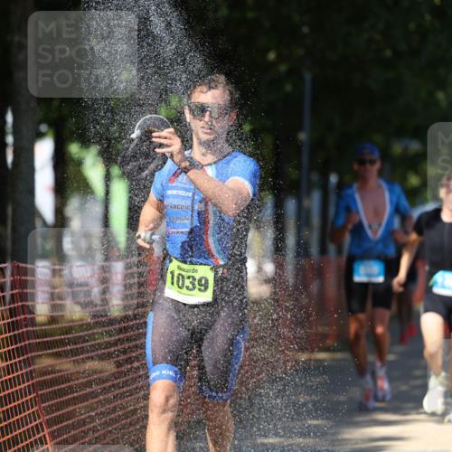 07.09.2025 - 19. Norderstedt Triathlon Michael Strokosch http://msf.ph/oto/8761200 07.09.2025 14:59:02 Laufen 880, 997, 1000, 1010, 1011, 1018, 1039, 1416, 1462 meine-sportfotos.de