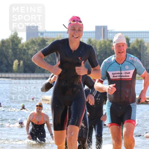 07.09.2025 - 19. Norderstedt Triathlon Luisa Fischer http://msf.ph/oto/8761211 07.09.2025 12:08:41 Schwimmen 141, 220, 249, 301, 825, 1293, 1297 meine-sportfotos.de