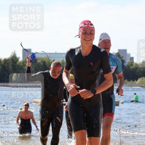 07.09.2025 - 19. Norderstedt Triathlon Luisa Fischer http://msf.ph/oto/8761221 07.09.2025 12:08:42 Schwimmen 141, 220, 249, 301, 825, 1293, 1297 meine-sportfotos.de