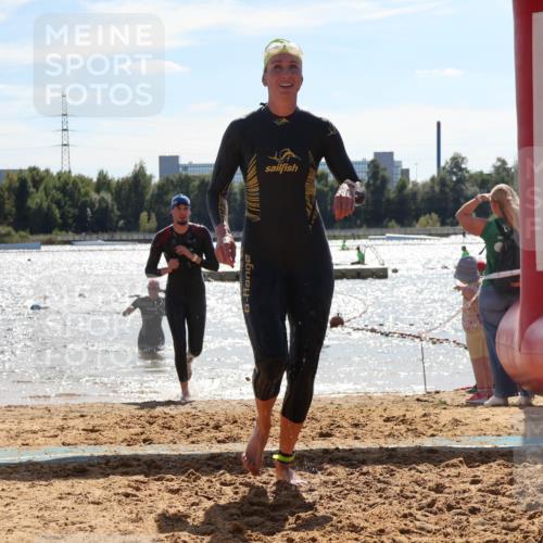 07.09.2025 - 19. Norderstedt Triathlon Luisa Fischer http://msf.ph/oto/8761226 07.09.2025 14:19:21 Schwimmen 377, 1511 meine-sportfotos.de