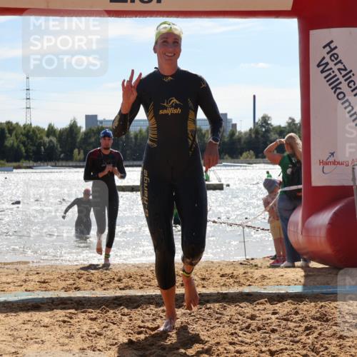 07.09.2025 - 19. Norderstedt Triathlon Luisa Fischer http://msf.ph/oto/8761231 07.09.2025 14:19:21 Schwimmen 377, 1511 meine-sportfotos.de