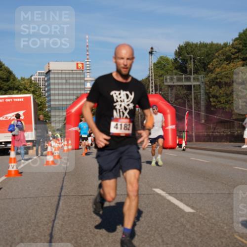 07.09.2025 - BARMER Alsterlauf Yannick Fuchs http://msf.ph/oto/8761240 07.09.2025 09:40:34 Laufen 4182 meine-sportfotos.de