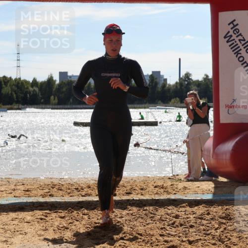 07.09.2025 - 19. Norderstedt Triathlon Luisa Fischer http://msf.ph/oto/8761286 07.09.2025 14:19:29 Schwimmen 377, 399, 1511 meine-sportfotos.de