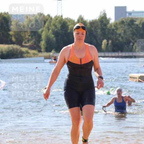 07.09.2025 - 19. Norderstedt Triathlon Luisa Fischer http://msf.ph/oto/8761295 07.09.2025 12:08:48 Schwimmen 220, 249, 301, 755, 825, 1293, 1297 meine-sportfotos.de