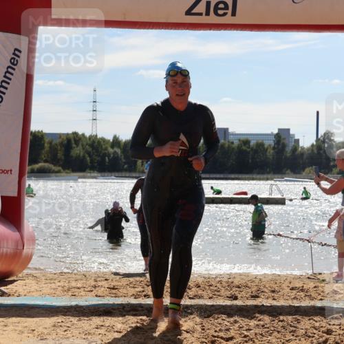 07.09.2025 - 19. Norderstedt Triathlon Luisa Fischer http://msf.ph/oto/8761307 07.09.2025 14:19:43 Schwimmen 445, 1504 meine-sportfotos.de