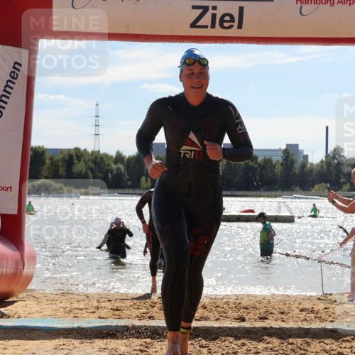 07.09.2025 - 19. Norderstedt Triathlon Luisa Fischer http://msf.ph/oto/8761312 07.09.2025 14:19:43 Schwimmen 445, 1504 meine-sportfotos.de