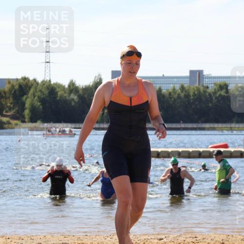 07.09.2025 - 19. Norderstedt Triathlon Luisa Fischer http://msf.ph/oto/8761324 07.09.2025 12:08:49 Schwimmen 220, 249, 301, 755, 825, 1293, 1297 meine-sportfotos.de