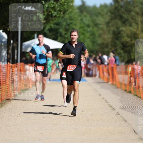 07.09.2025 - 19. Norderstedt Triathlon Michael Strokosch http://msf.ph/oto/8761354 07.09.2025 12:07:57 Laufen 734, 1223, 1257, 1288 meine-sportfotos.de