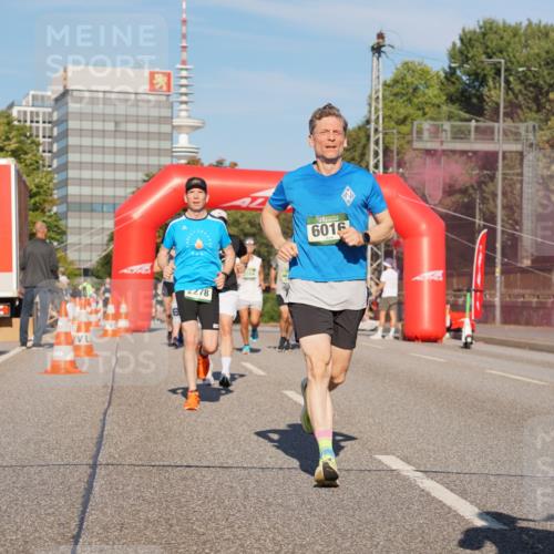 07.09.2025 - BARMER Alsterlauf Yannick Fuchs http://msf.ph/oto/8761374 07.09.2025 09:40:38 Laufen 2278, 6016, 800 meine-sportfotos.de
