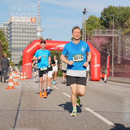 07.09.2025 - BARMER Alsterlauf Yannick Fuchs http://msf.ph/oto/8761384 07.09.2025 09:40:38 Laufen 2278, 6016 meine-sportfotos.de