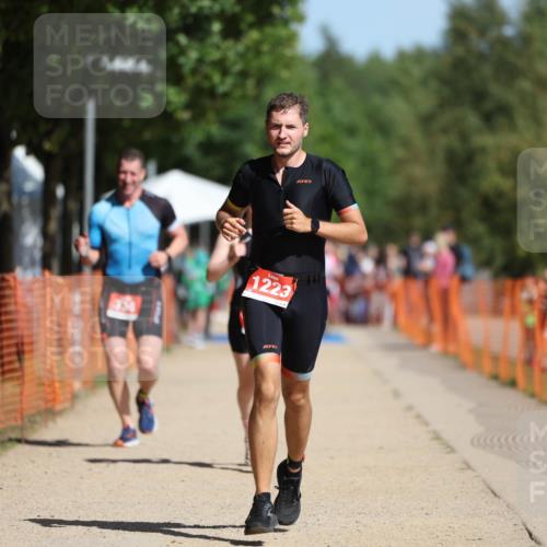 07.09.2025 - 19. Norderstedt Triathlon Michael Strokosch http://msf.ph/oto/8761406 07.09.2025 12:07:59 Laufen 734, 1223, 1288 meine-sportfotos.de