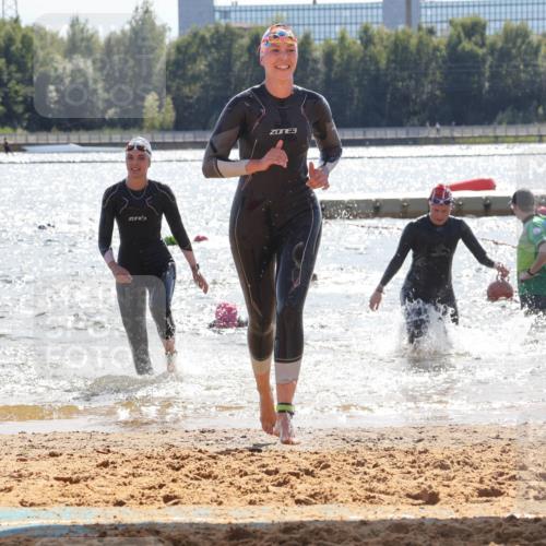 07.09.2025 - 19. Norderstedt Triathlon Luisa Fischer http://msf.ph/oto/8761455 07.09.2025 14:21:01 Schwimmen 439, 1453, 1470 meine-sportfotos.de
