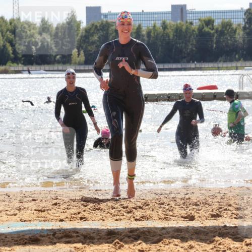 07.09.2025 - 19. Norderstedt Triathlon Luisa Fischer http://msf.ph/oto/8761459 07.09.2025 14:21:01 Schwimmen 439, 1453, 1470 meine-sportfotos.de