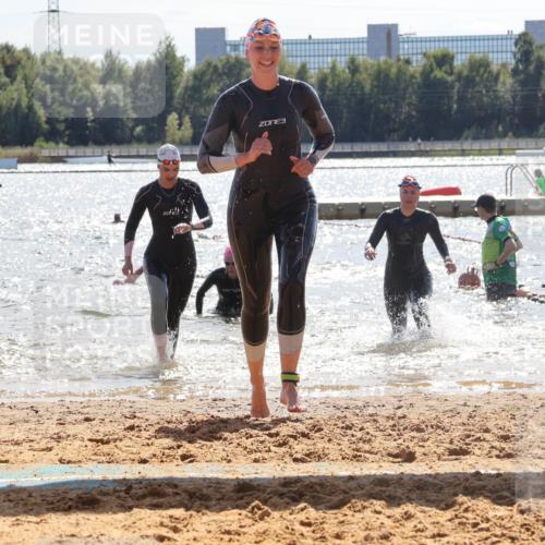 07.09.2025 - 19. Norderstedt Triathlon Luisa Fischer http://msf.ph/oto/8761463 07.09.2025 14:21:01 Schwimmen 439, 1453, 1470 meine-sportfotos.de