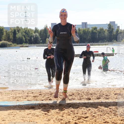 07.09.2025 - 19. Norderstedt Triathlon Luisa Fischer http://msf.ph/oto/8761489 07.09.2025 14:21:02 Schwimmen 439, 1453, 1470 meine-sportfotos.de