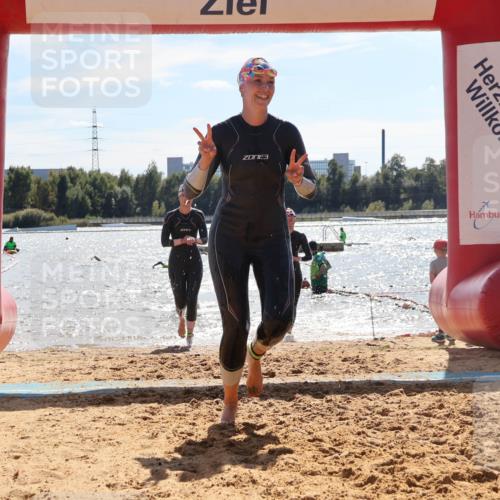 07.09.2025 - 19. Norderstedt Triathlon Luisa Fischer http://msf.ph/oto/8761504 07.09.2025 14:21:03 Schwimmen 439, 1453, 1470 meine-sportfotos.de