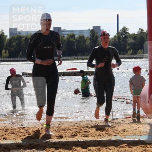 07.09.2025 - 19. Norderstedt Triathlon Luisa Fischer http://msf.ph/oto/8761526 07.09.2025 14:21:06 Schwimmen 439, 467, 1453, 1470 meine-sportfotos.de